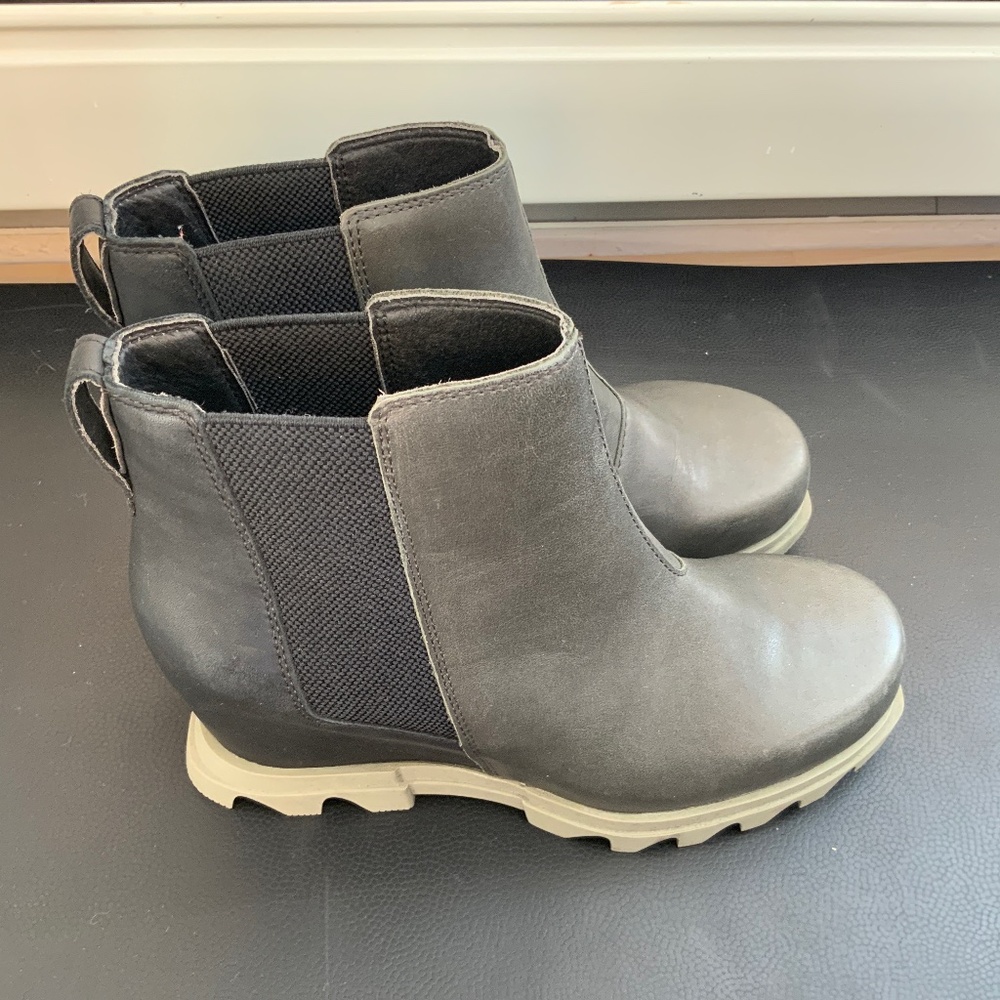 SOREL Joan Of Arctic III Wedge Chelsea Snow Boot